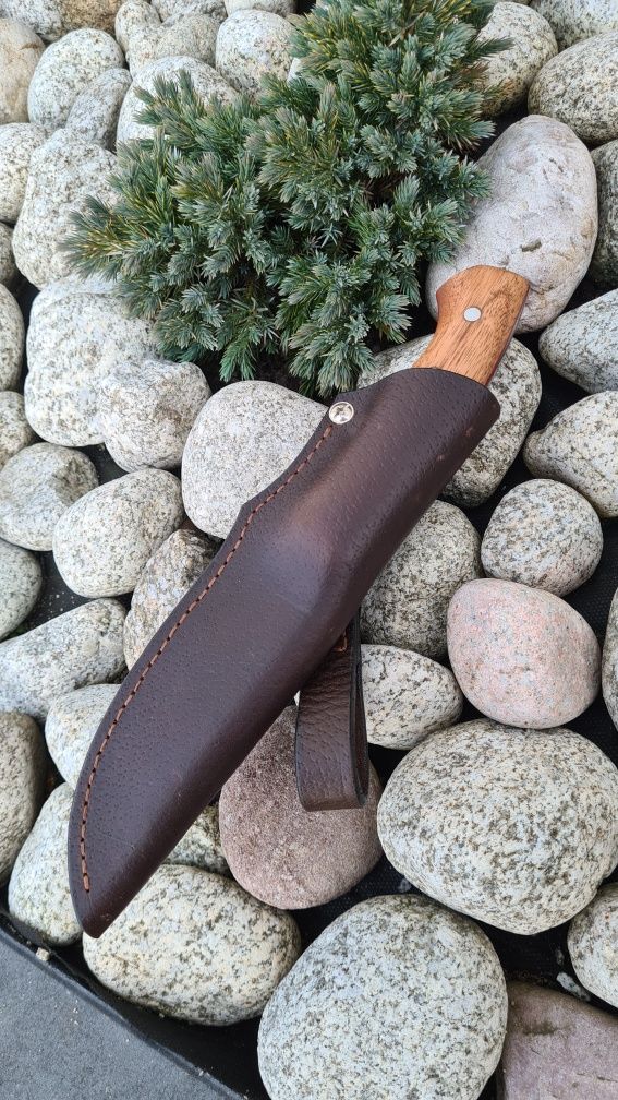 Noż bushcraft knives