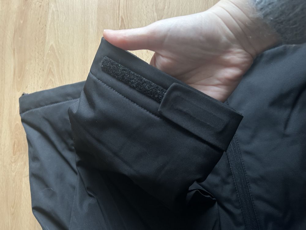 Nowa czarna kurtka meska Tommy Hlifiger outlet wiatrówka przeciwdeszcz