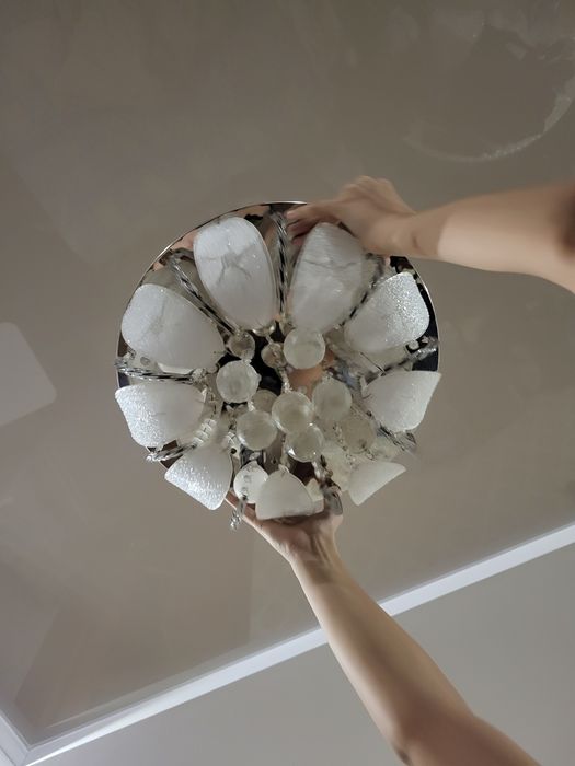 Продам люстру в гарному стані