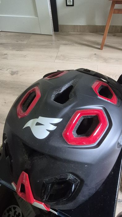 Kask roweru mtb hulajnoga bluegrass 56=59