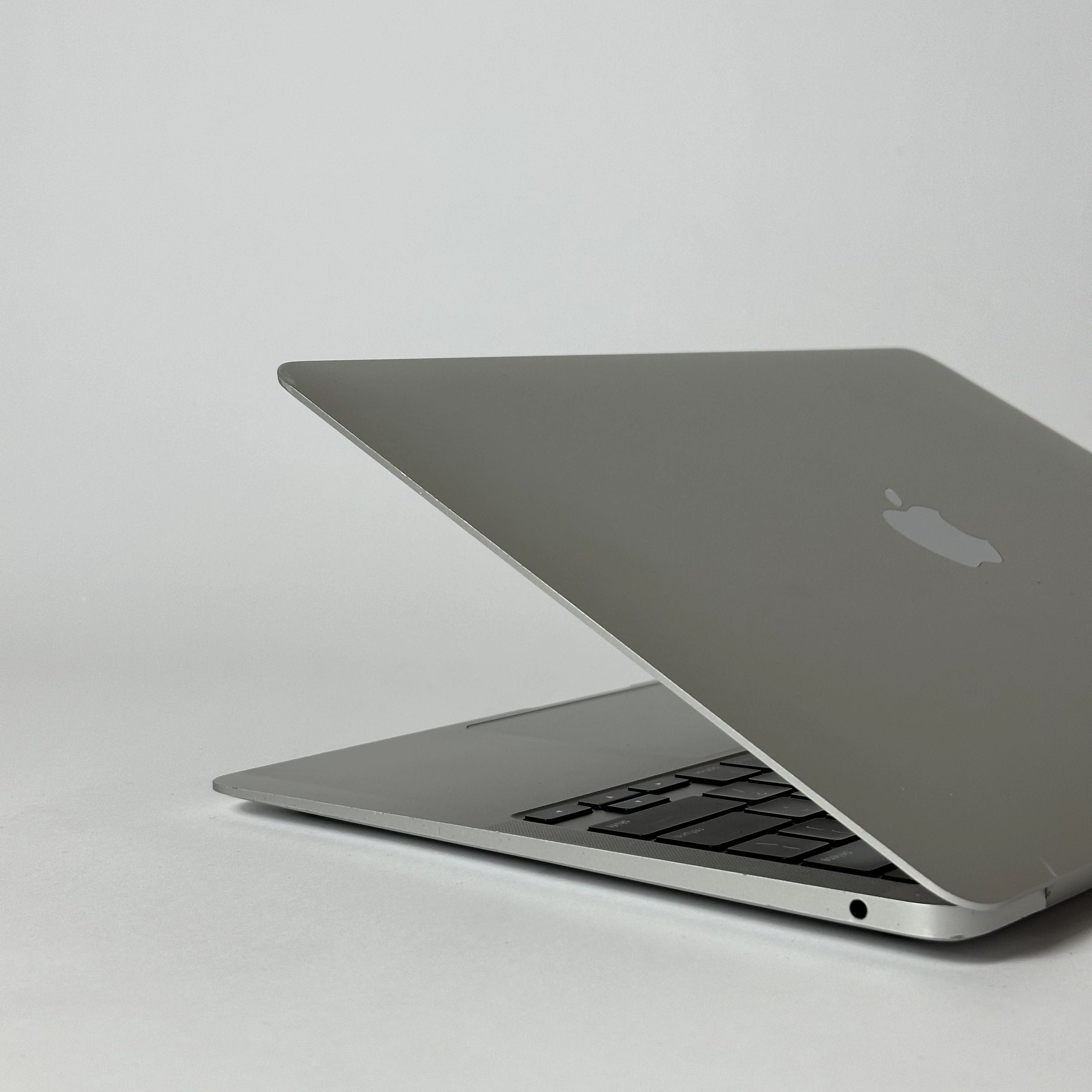 MacBook Air 13' 2020 M1 8/256gb