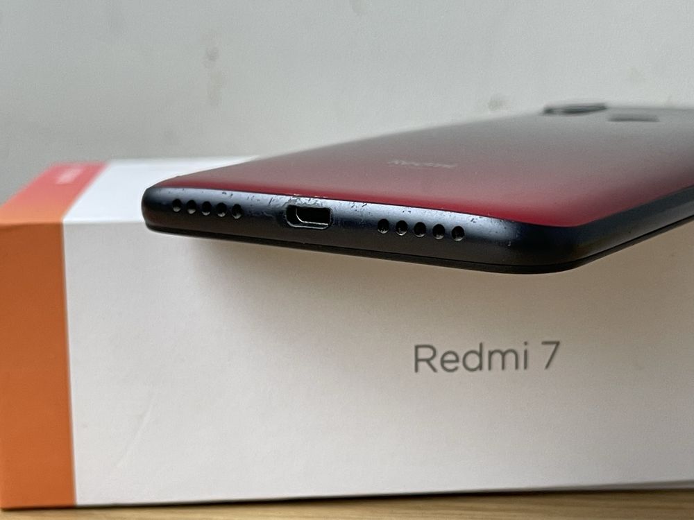 Смартфон  Xiaomi Redmi 7 3/32