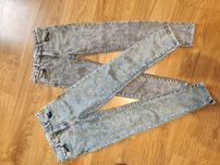 Spodnie rozm 152