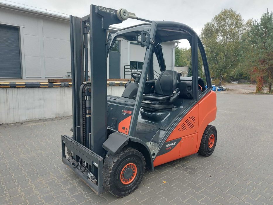 Wózek widłowy Linde H25T-02 niski przebieg 4 sekcje