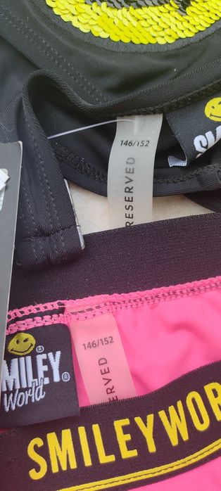 Dwuczęściowy strój kąpielowy z aplikacją Smileyworld
