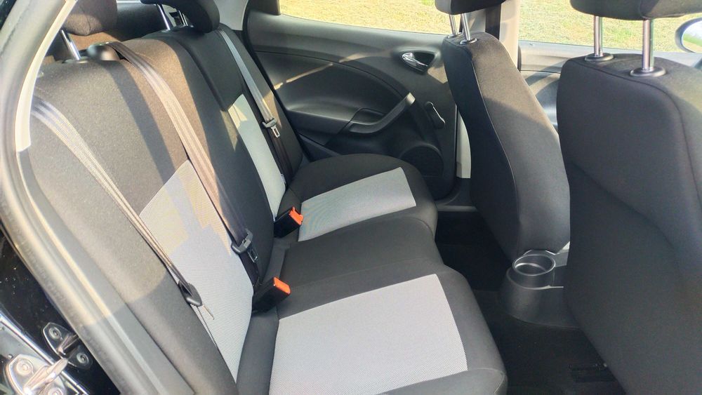 Seat Ibiza IV LIFT klima,ISOFIX,2kluczyki,2x koła,serwis,radio dotykow
