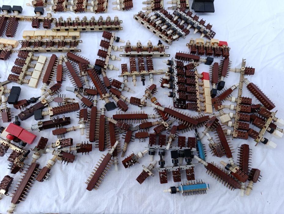 Радянські радіодеталі П2К новий перемикач кнопка з сріблом посріблені