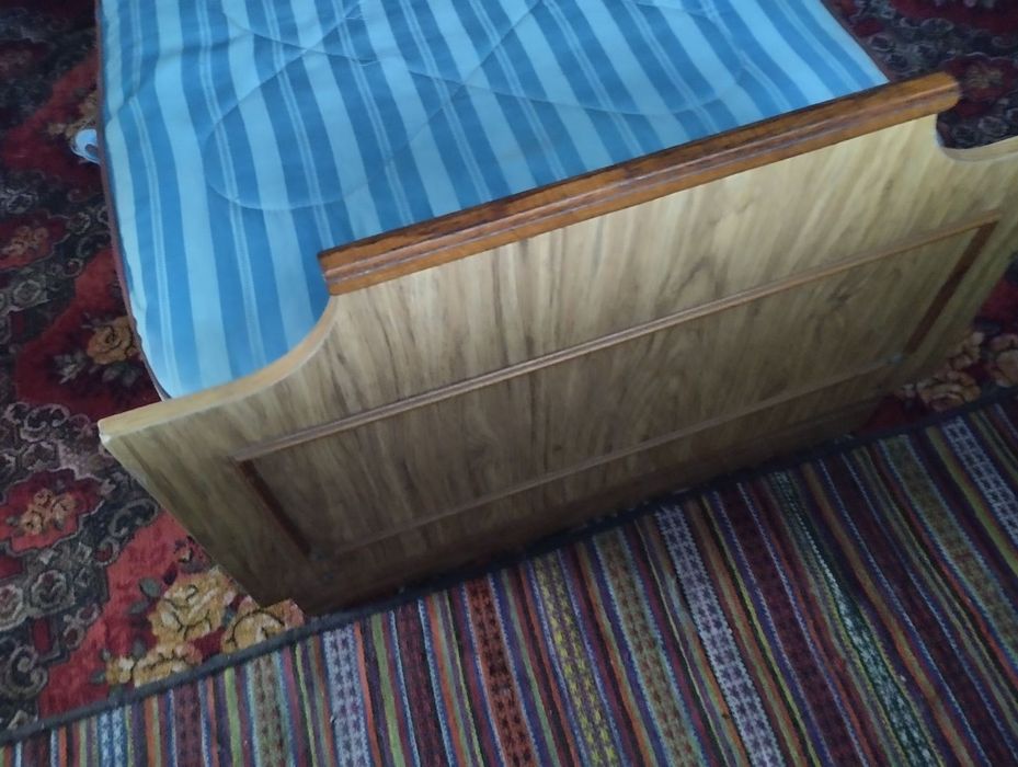 Ліжко односпальне