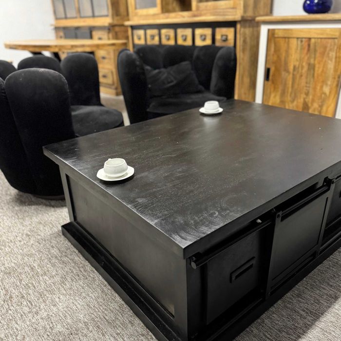 Big Black Loft - Czarny loftowy stolik do salonu  tylko w MANGOMEBLE