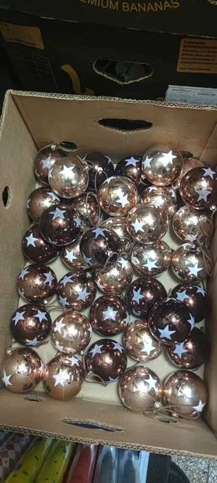 Sprzedam kartony bananowe Bombek do przerobienia stroików ozdób okazja