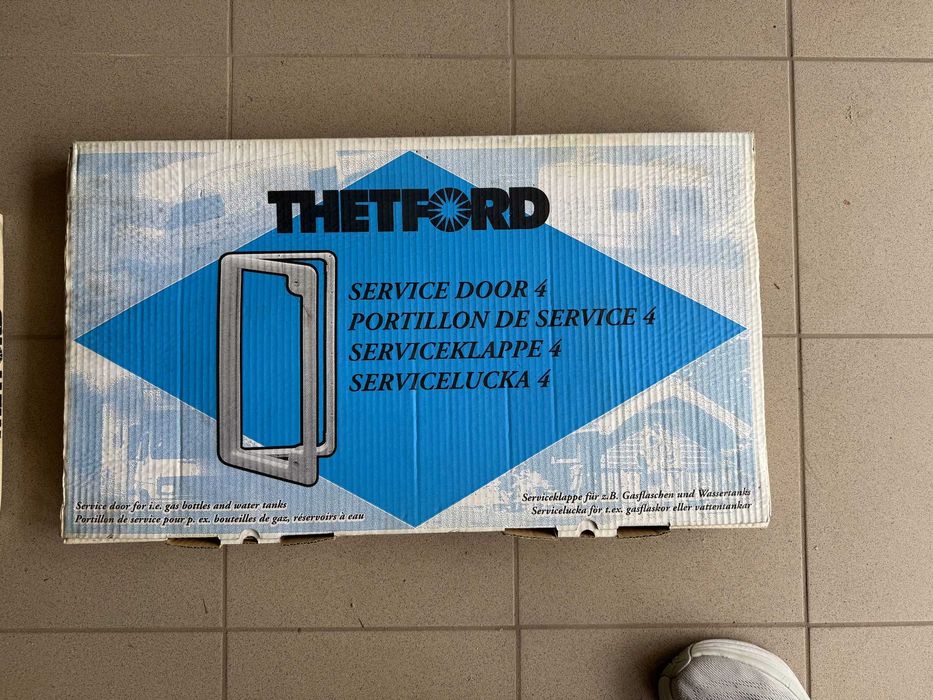 Drzwiczki serwisowe Thetford 4 - do kampera