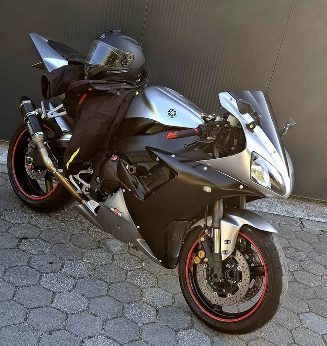 Yamaha R1  - Impecável