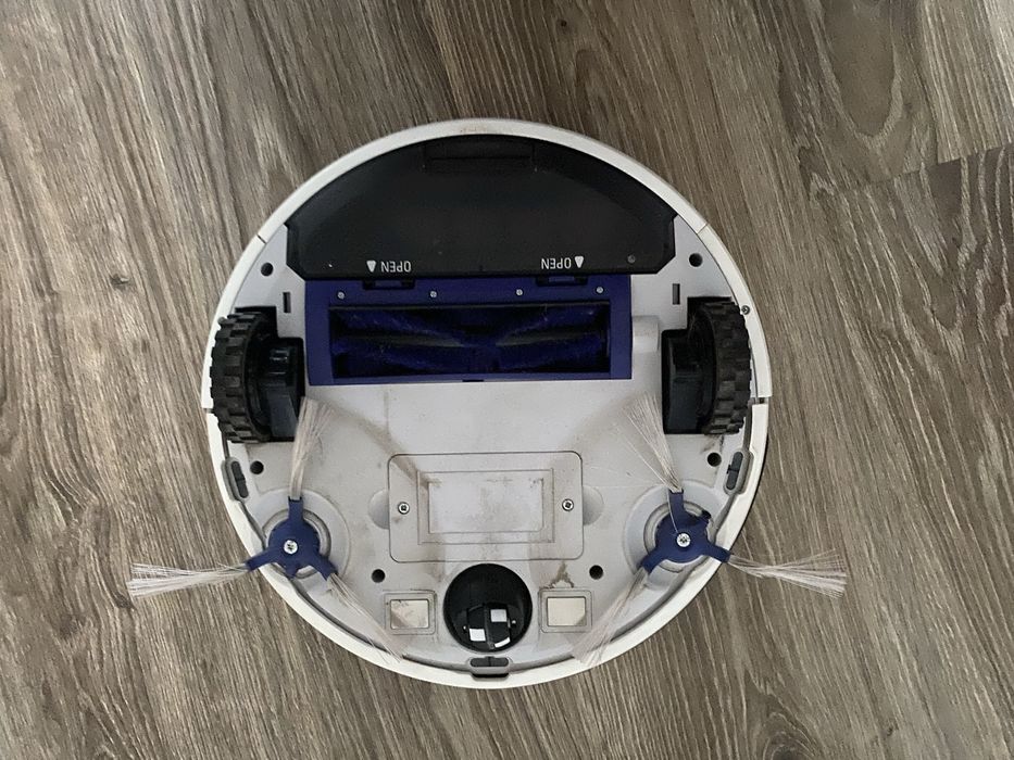 Робот пылесос Roventa