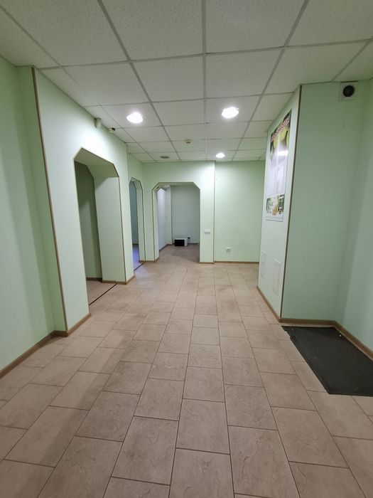 Продам приміщення на 5 Зарічному, Бродвей