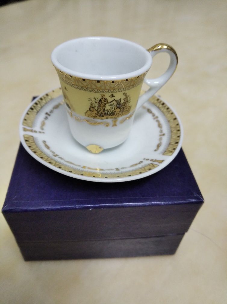 Chávena e pires  miniatura loiça Limoges