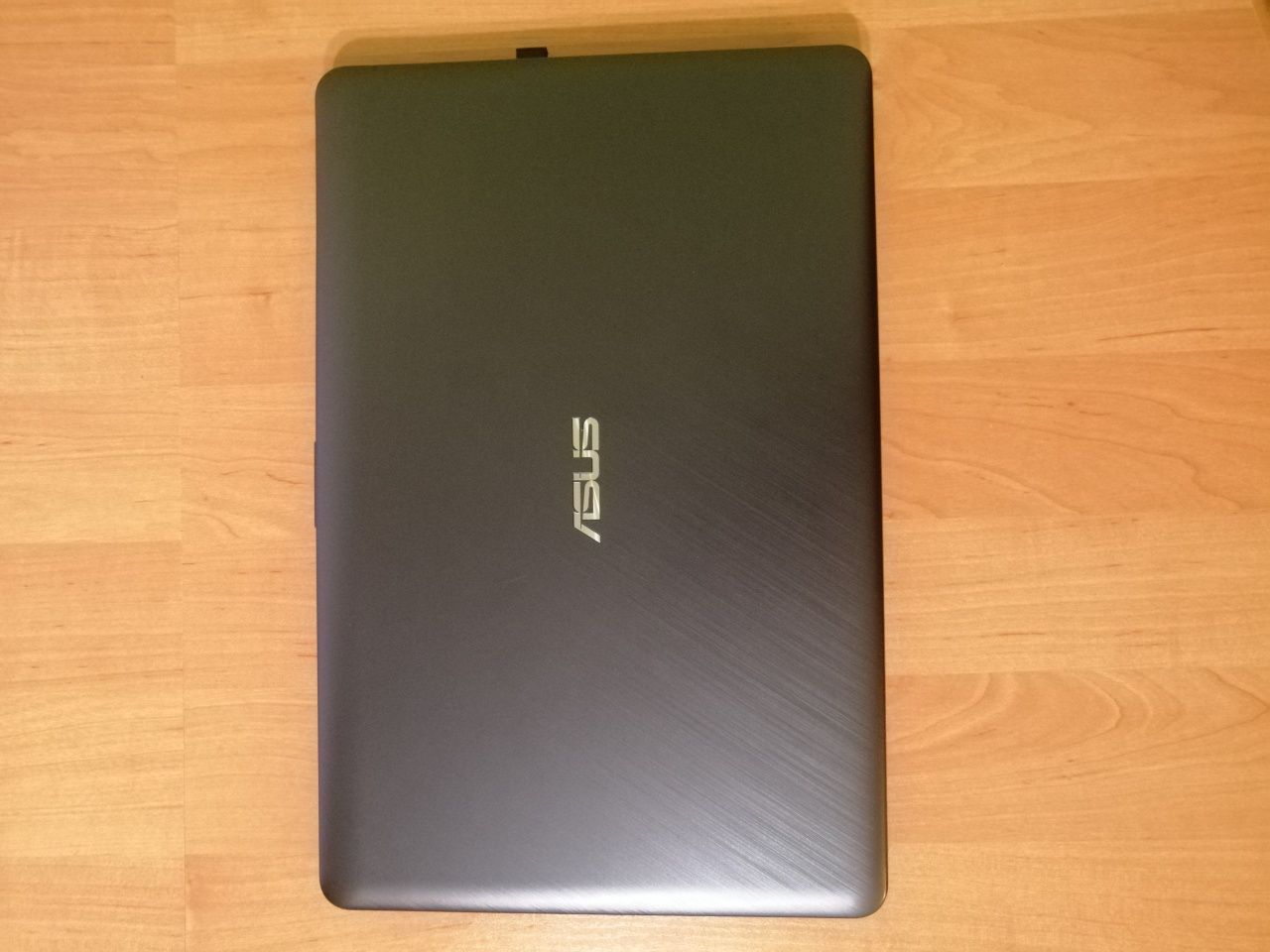 Laptop Asus. Stan idealny.