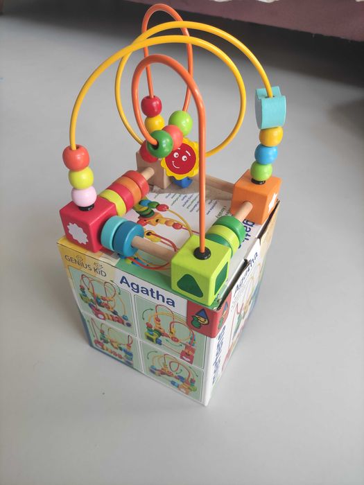 Edukacyjna drewniana zabawka dla dzieci kostka Bino Agatha