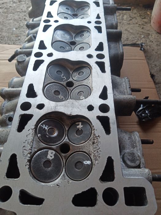 Продам ГБЦ на 406 двигатель Газель