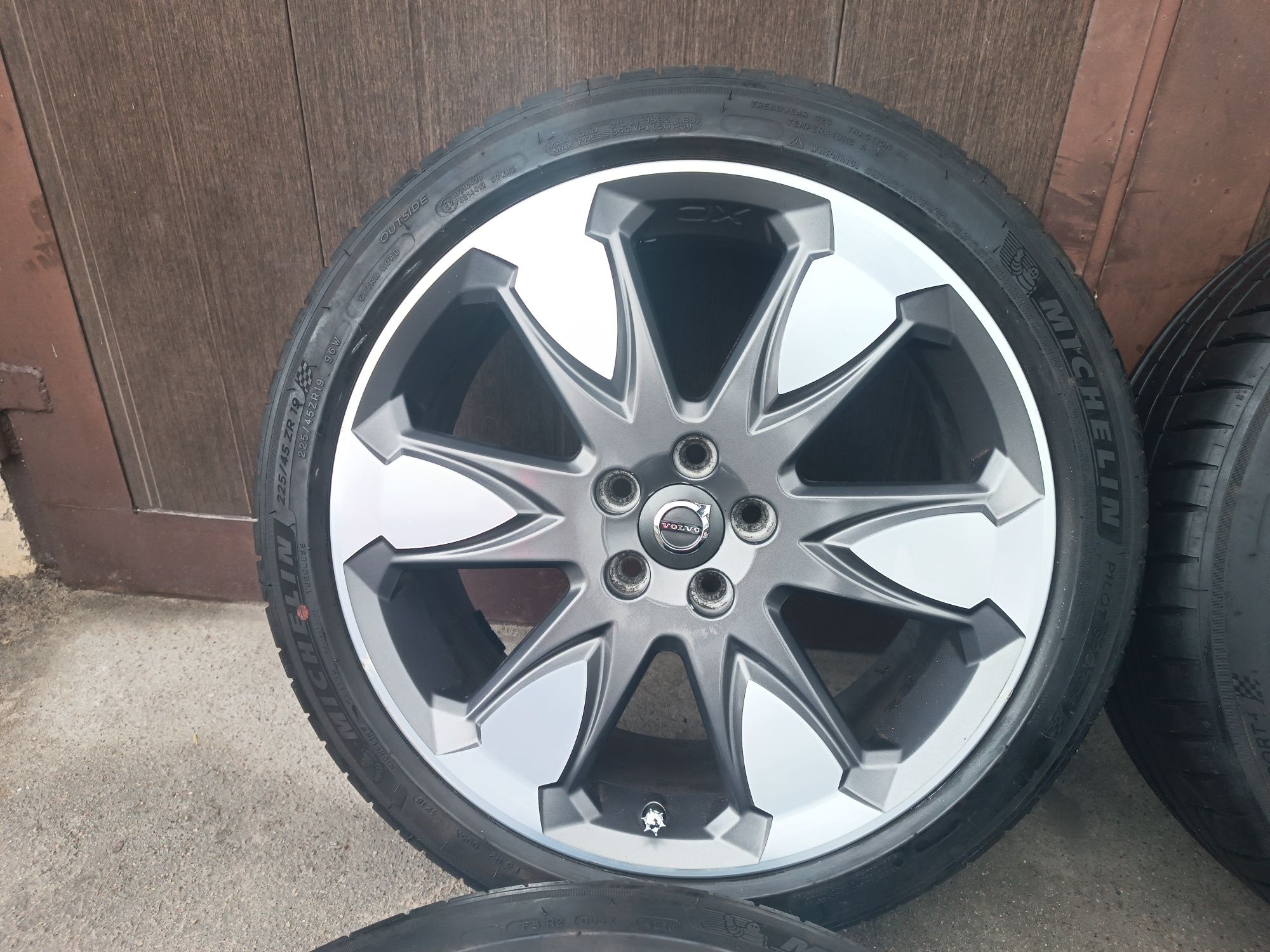 Koła 19 Volvo 5x108 V70 XC70 225/45/19 Erakir ET55 V60 XC60 8jx19 Ford
