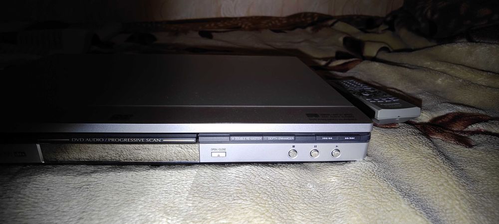 Panasonic DVD-S75