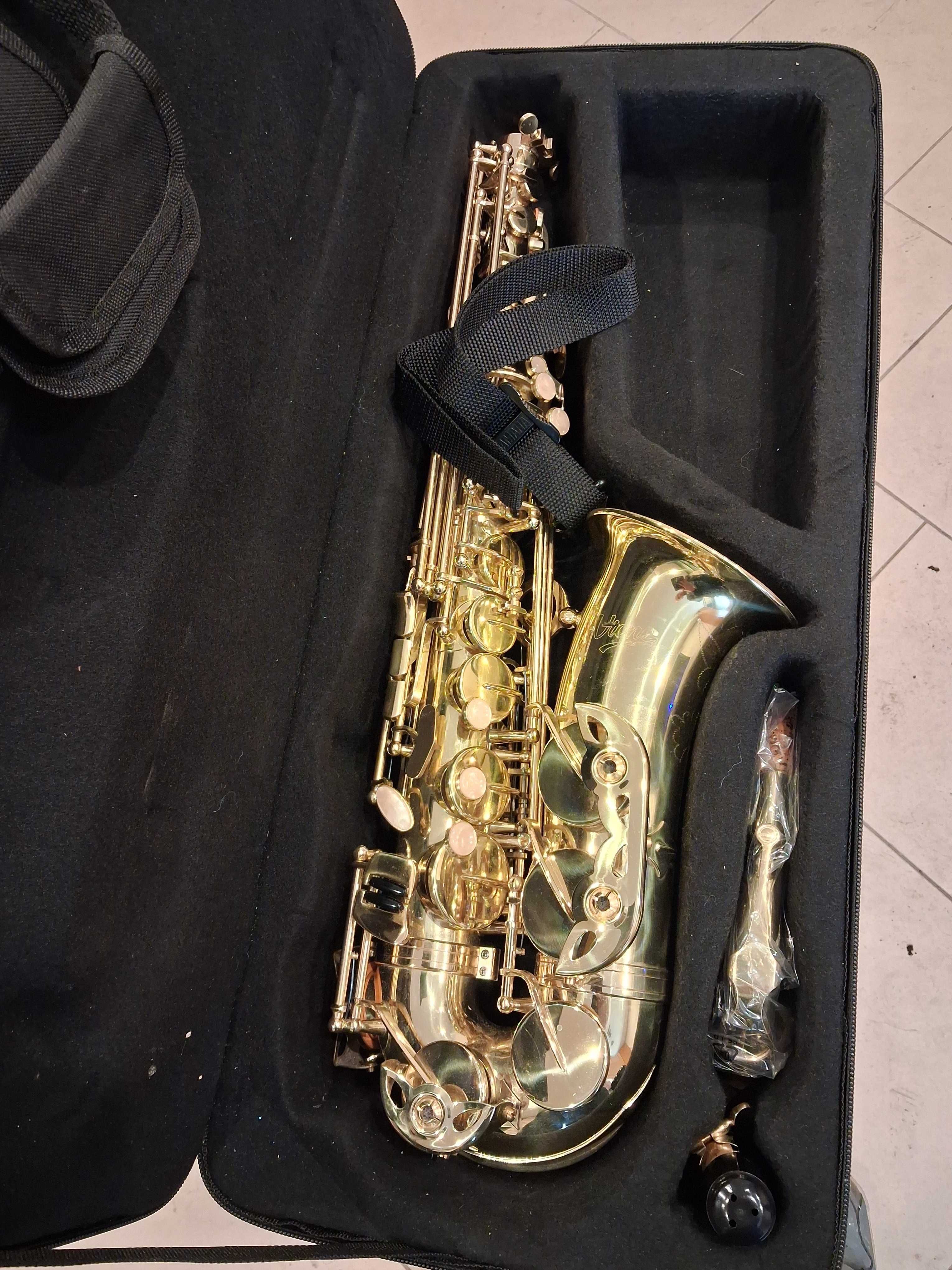 sprzedam saksofon alt V-tone As 100