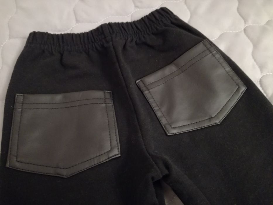 Czarne legginsy, delikatnie ocieplone, skórzane wstawki, r. 116