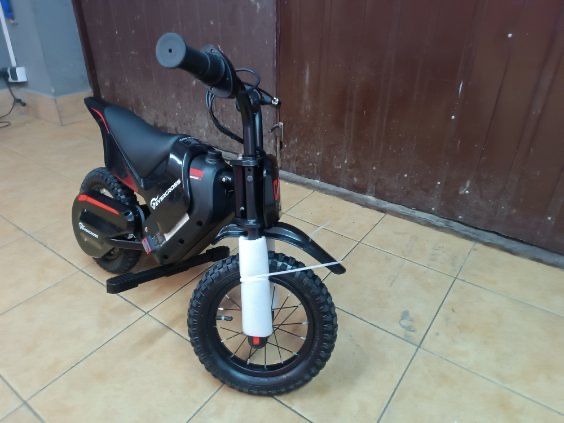 Dziecięcy motor elektryczny