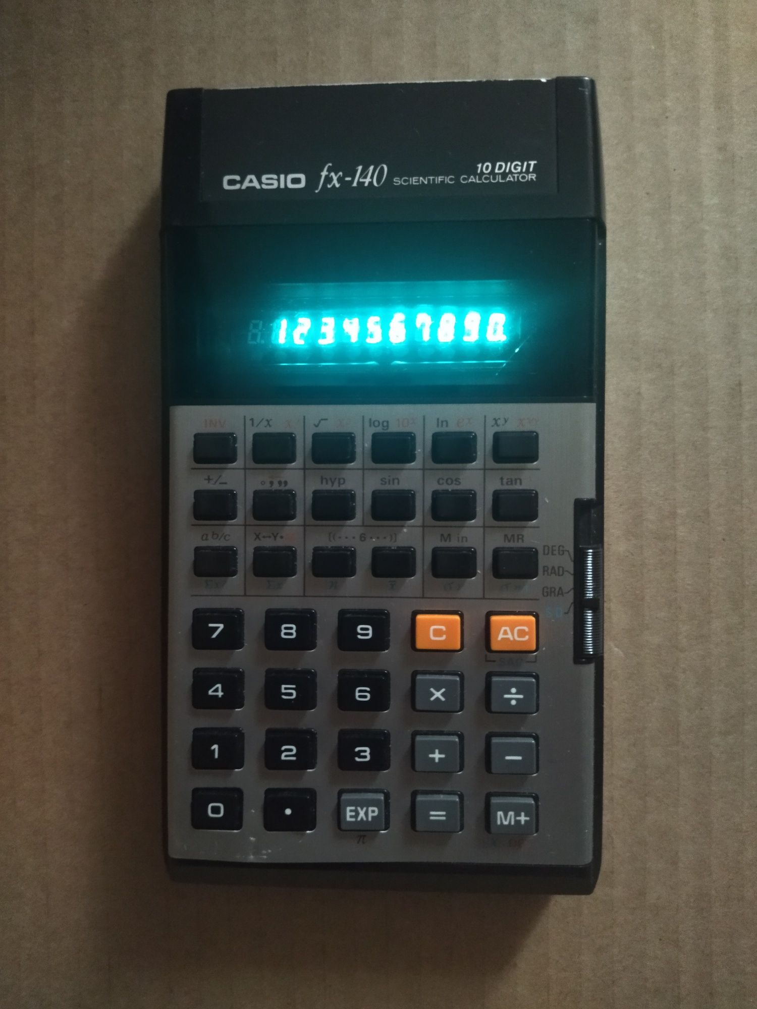 Калькулятор Casio fx -140