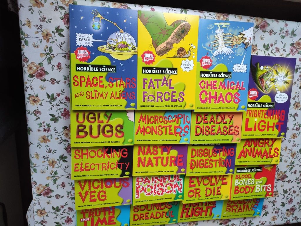 Zestaw 19 książek Hirrible Science po angielsku