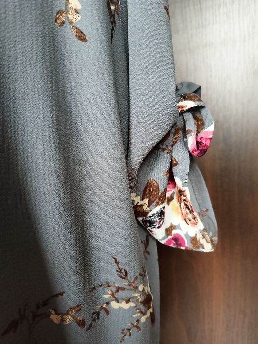 Piękna szara luźna sukienka w kwiaty rozmiar XL