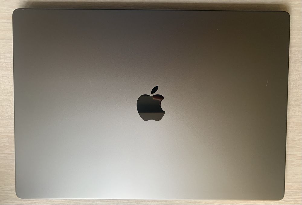 Apple MacBook Pro 16.2  M1 про 32gb 512гб