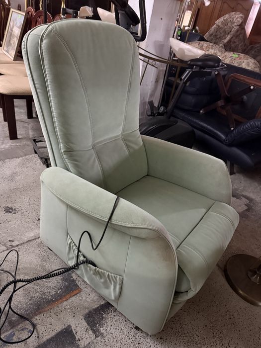 Fotel z funkcją relaksu z materiału hydrofobowego – DOWÓZ DO DOMU