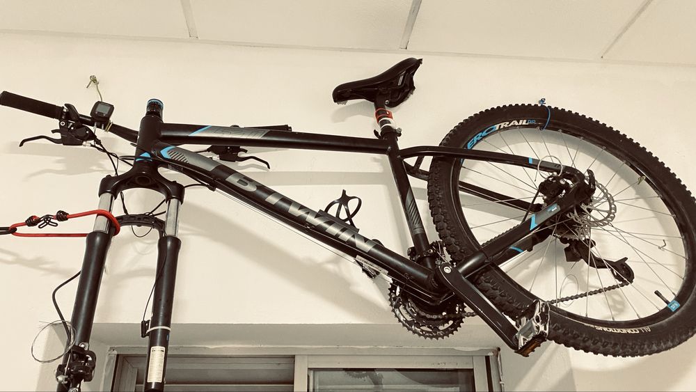 Bicicleta 520  esta tudo ok e funcionando so algumas marca de uso