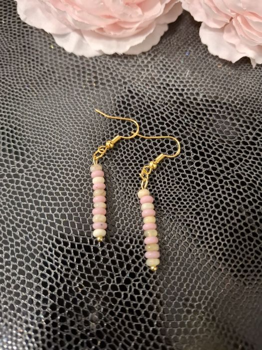 Kolczyki handmade srebro pozłacane z naturalnych kamieni howlit topaz