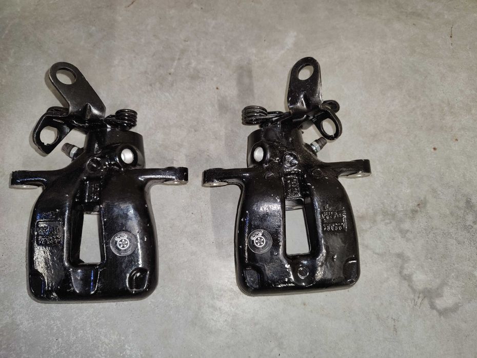 GOLF V A3 S3 8P 3.2 SWAP ZACISKI + Jarzma TYŁ 280mm