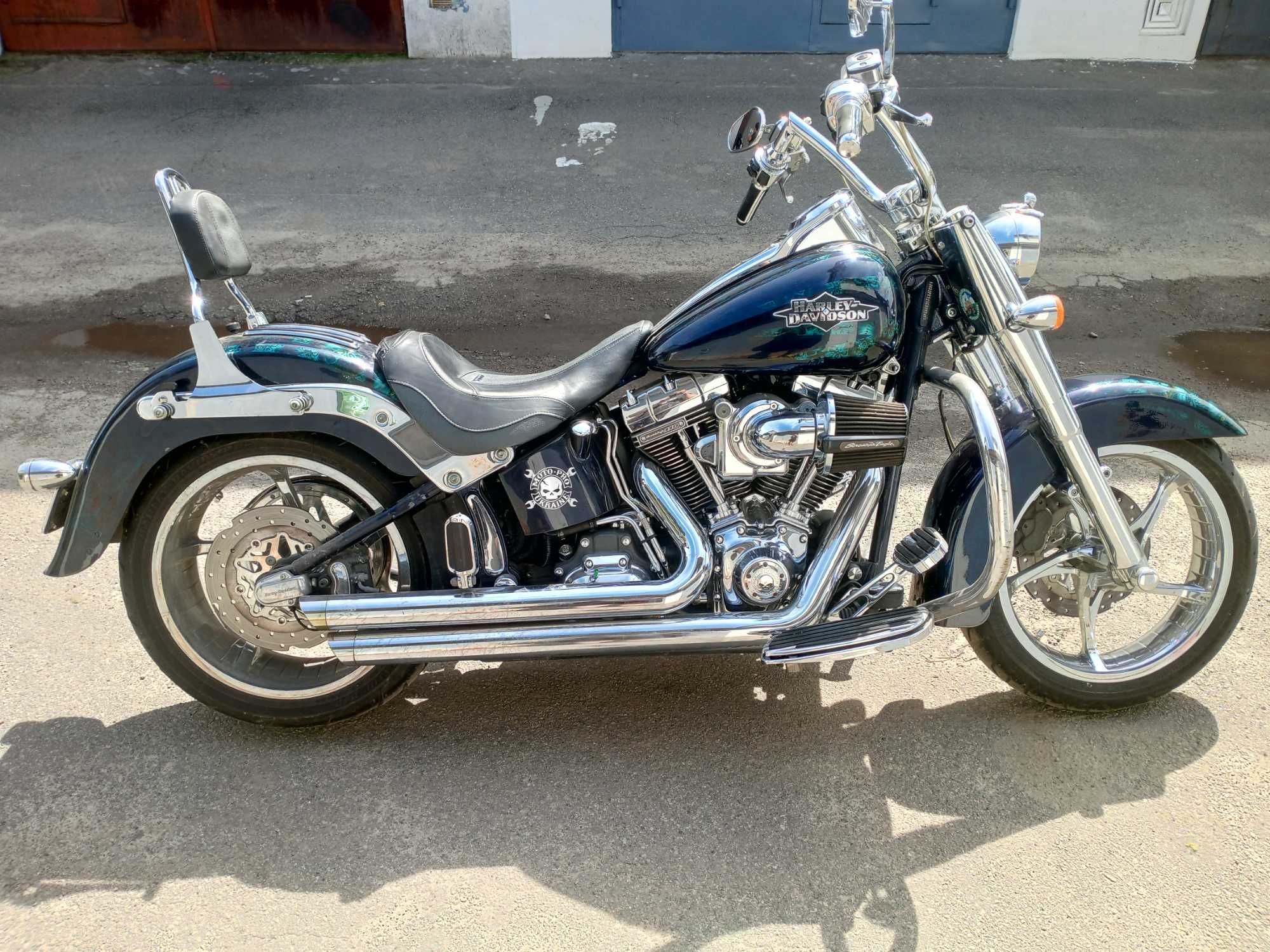 Harley Davidson convertible 2012