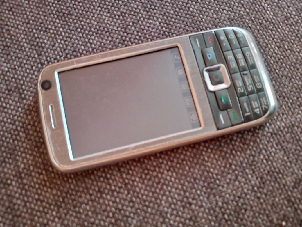 Телефон Nokia E72 TV