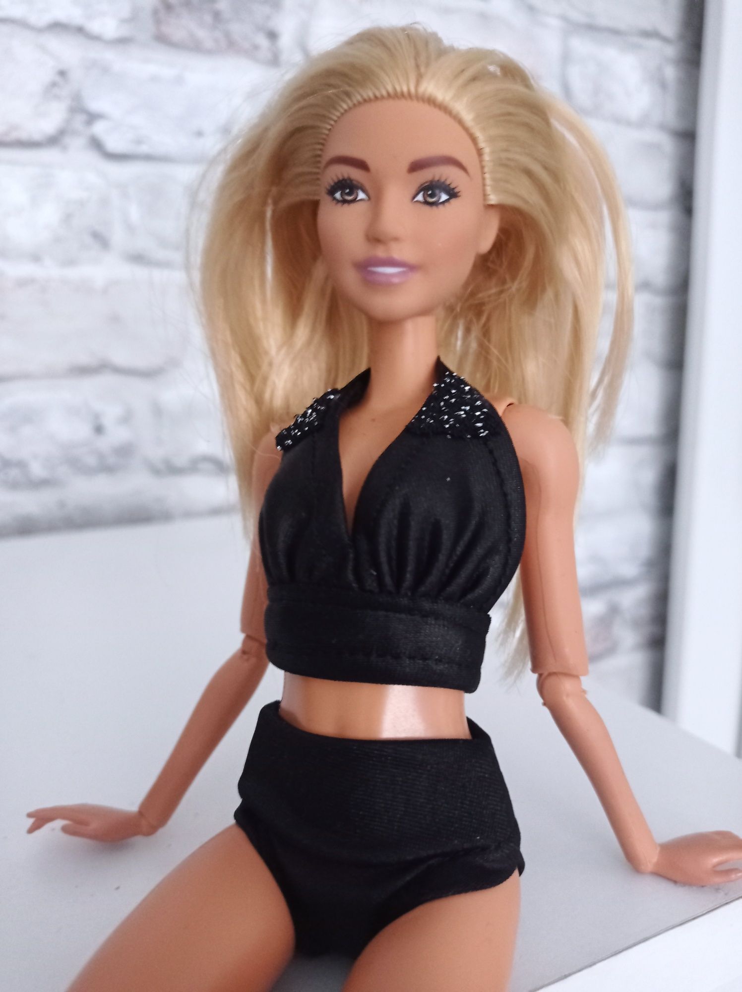 Czarne bikini dla Barbie