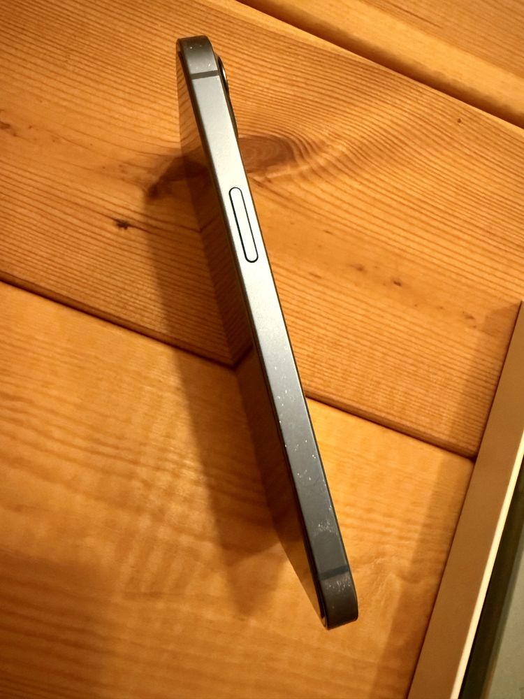 Iphone 13 128 GB stan Bardzo Dobry “z minusem”
