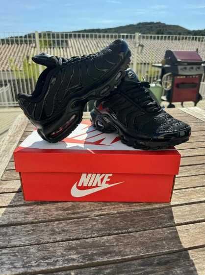"Buty damskie Trampki"Nike_Air_Max_TN_Plus_czarny R. 44