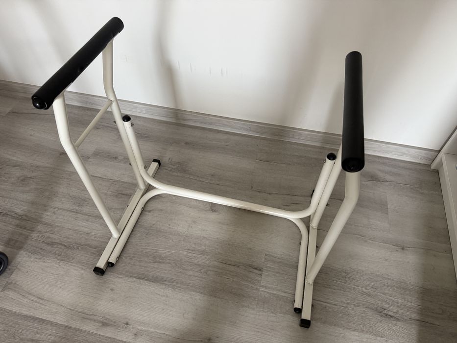 Stojak/Podporka/uchwyt do toalety dla niepelnosprawnych