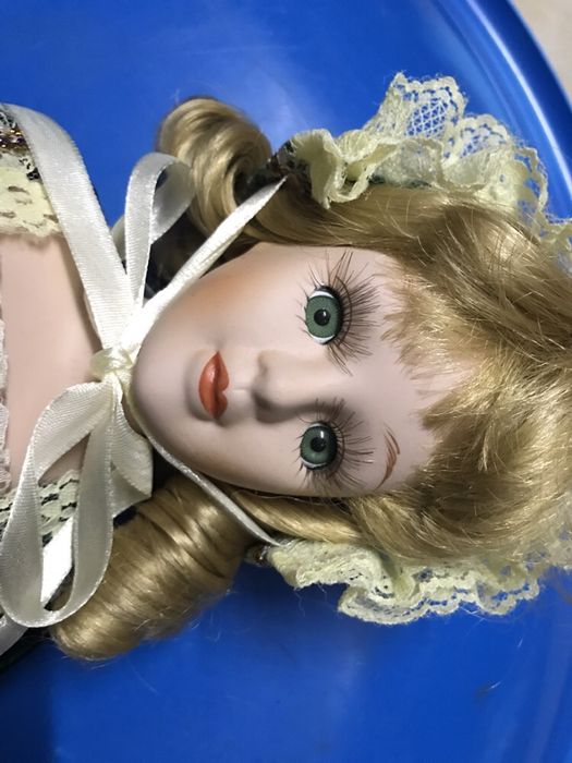 Boneca de porcelana