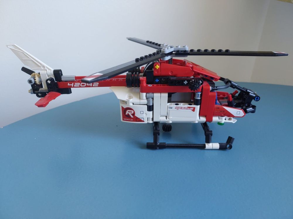 Lego technic 42092 спасательный вертолёт