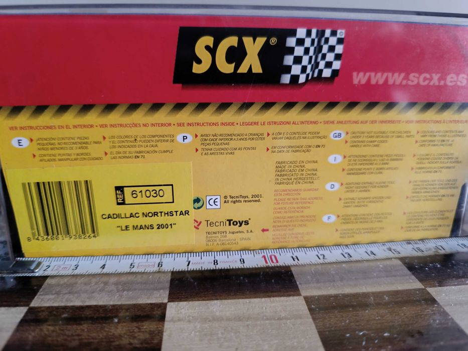 Scalextric Cadillac Northstar 24H Le Mans 2001 1:32