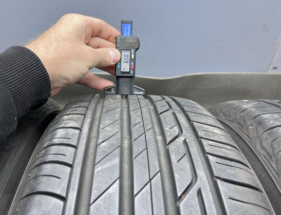 Шини 6+ мм літо 215 60 R17 Bridgestone Turanza T001 резина літні