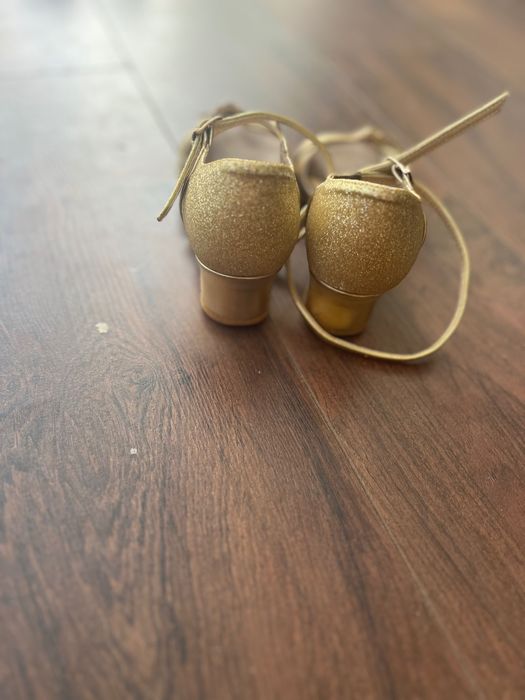 Туфлі для танців дитячі