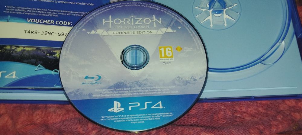 Vendo jogo PS4 HORIZON zero dawn complete edition