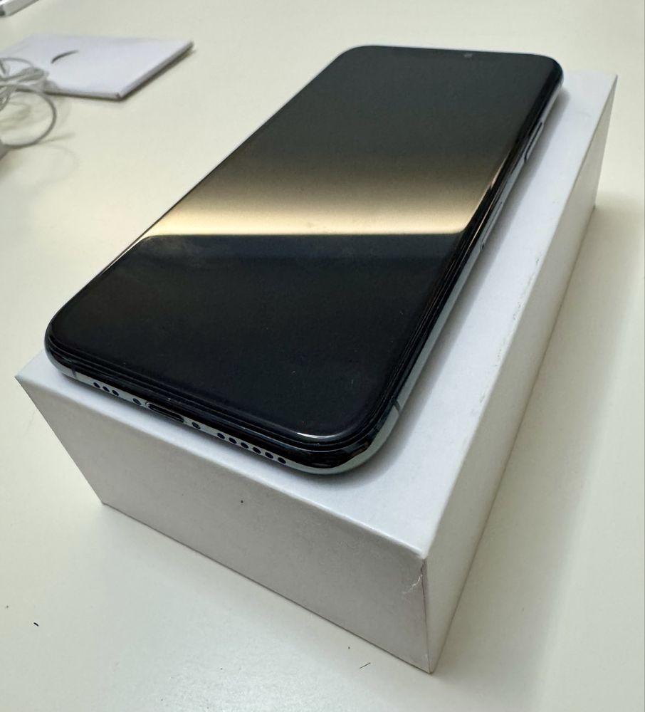 Iphone 11 pro 64Gb ciemna zieleń