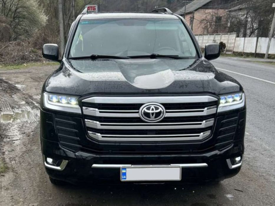 Toyota LandCruiser 200 Комплект рестайлінгу в 300 High-Line