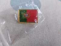 Vendo estatueta e PIN de Portugal